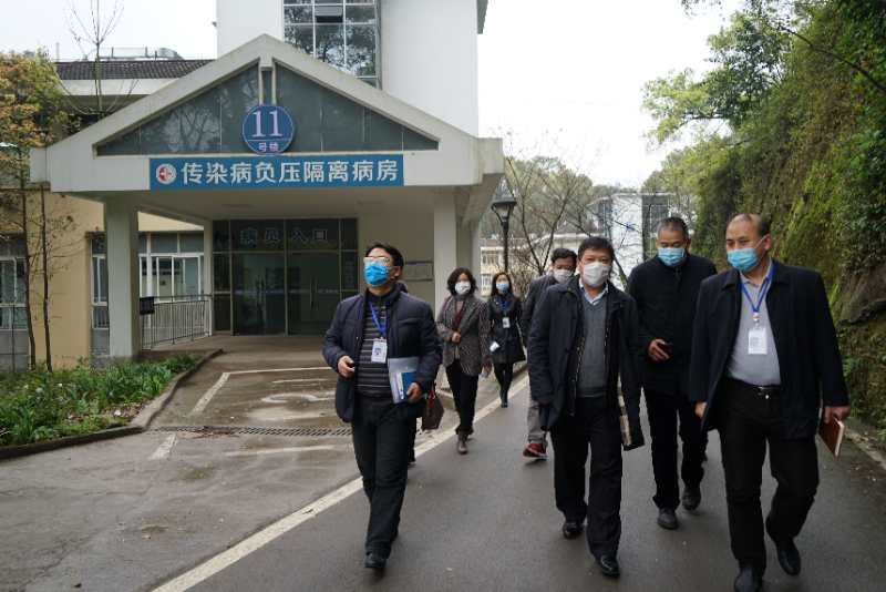 校长张卫国一行赴附属心理医院、附属公卫医院、重庆市人口与计划生育科学技术研究院调研慰问